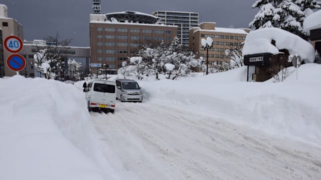 日本持续严寒暴雪 过去两周至少30人死亡