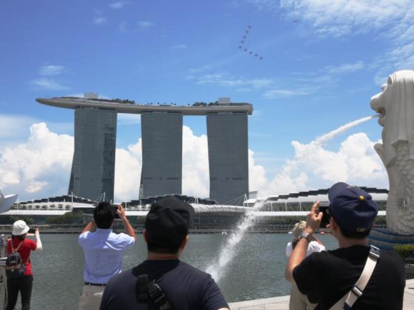 Singapore's population grew by 0.1 per cent last year, bringing to the total population number to 5.61 million. Photo: TODAY file photo Singapore's population grew by 0.1 per cent last year, bringing to the total population number to 5.61 million. Photo: TODAY file photo