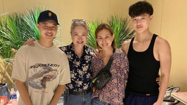 双胞胎儿子回狮城服兵役　李锦梅与本地艺人欢乐相聚