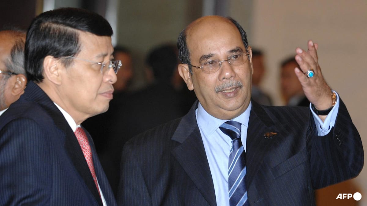 Malaysia's former veteran minister Syed Hamid makes surprise UMNO return with stalwarts Khairy, Hishammuddin