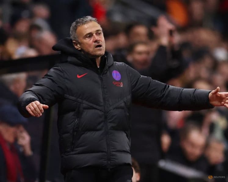 PSG coach brushes aside criticism of team spirit