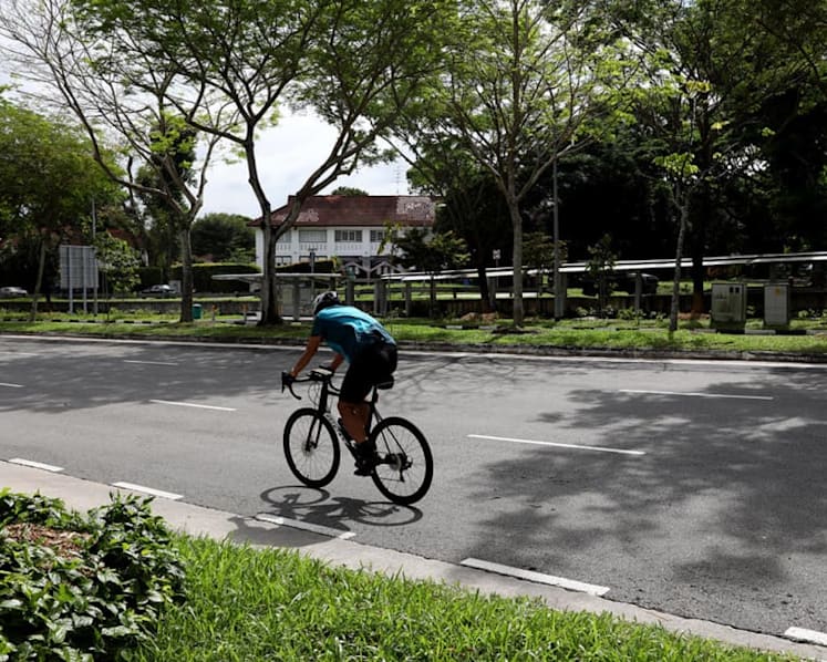 Cyclist fined S$1,500 for crashing into pedestrian after failing to stop at amber light