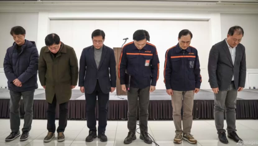 CEO Jeju Air mohon maaf susuli nahas di lapangan terbang Korea Selatan CEO Jeju Air mohon maaf susuli nahas di lapangan terbang Korea Selatan