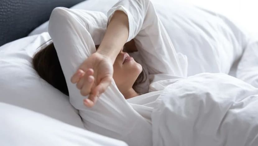 Guna peranti 2 jam sebelum tidur jejas tidur, sukar lelap mata