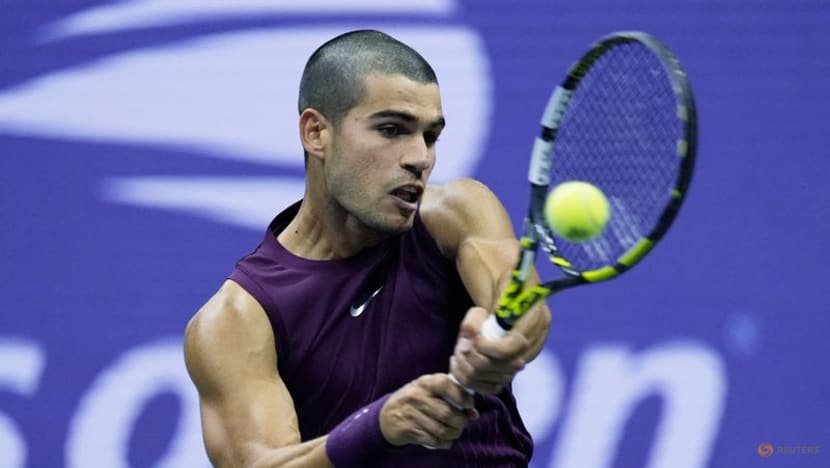 Alcaraz cruises into third round with commanding win over Bellucci