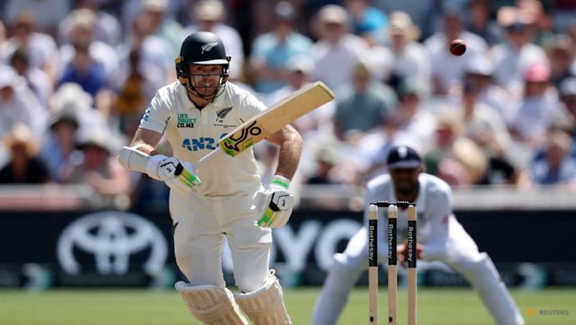 New Zealand openers make hay while the sun shines against England