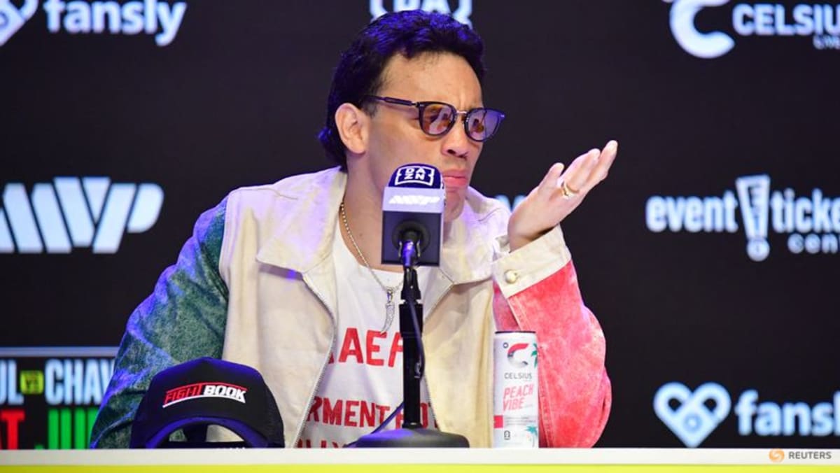 US arrests, seeks to deport Mexican boxer Julio Cesar Chavez Jr