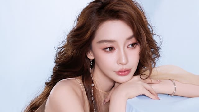 低调上“艺德培训班”，Angelababy争取演李安新片？