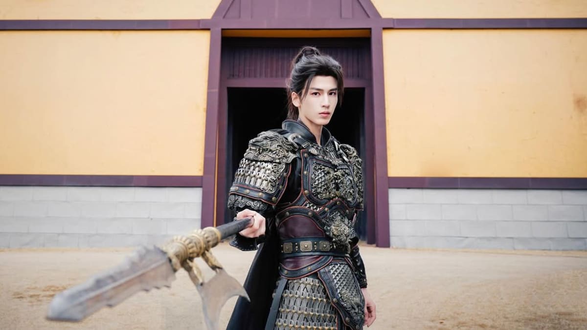 Pursuit Of Jade: Fans Criticize Zhang Linghe’s ‘Too Polished’ General Look