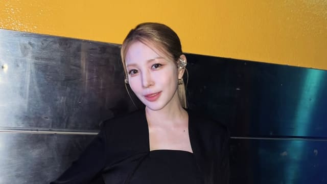 BoA膝盖疼痛确诊“骨骼缺血性坏死”，演唱会取消急入院开刀！