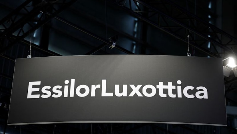 EssilorLuxottica and Applied Materials Announce Smart Glasses, AR Technology Development Deal