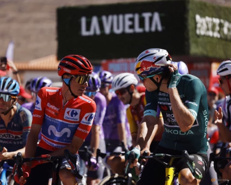 Mas survives final test to all but secure Vuelta victory