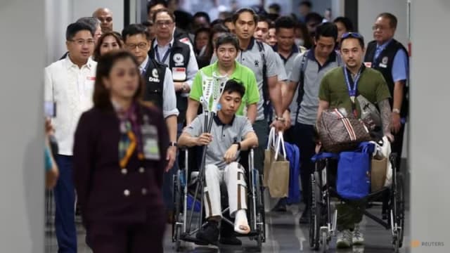 早前遭胡塞武装攻击希腊商船 11名幸存菲律宾船员已平安回国