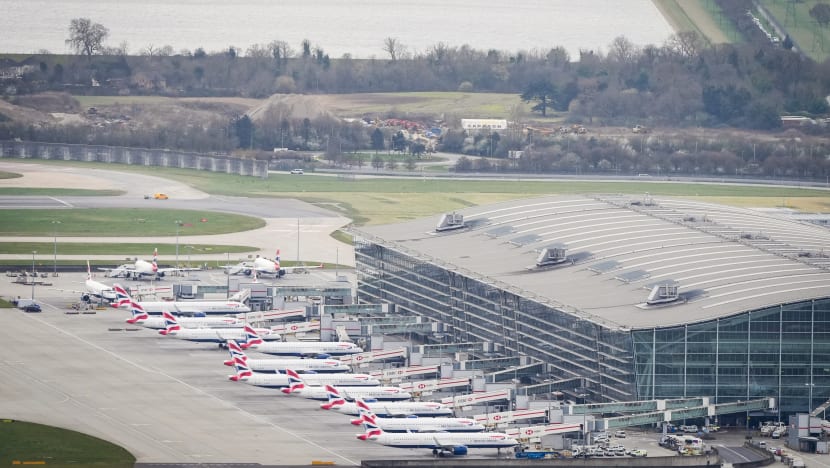 Lapangan Terbang Heathrow kembali beroperasi selepas ditutup ekoran kebakaran Lapangan Terbang Heathrow kembali beroperasi selepas ditutup ekoran kebakaran