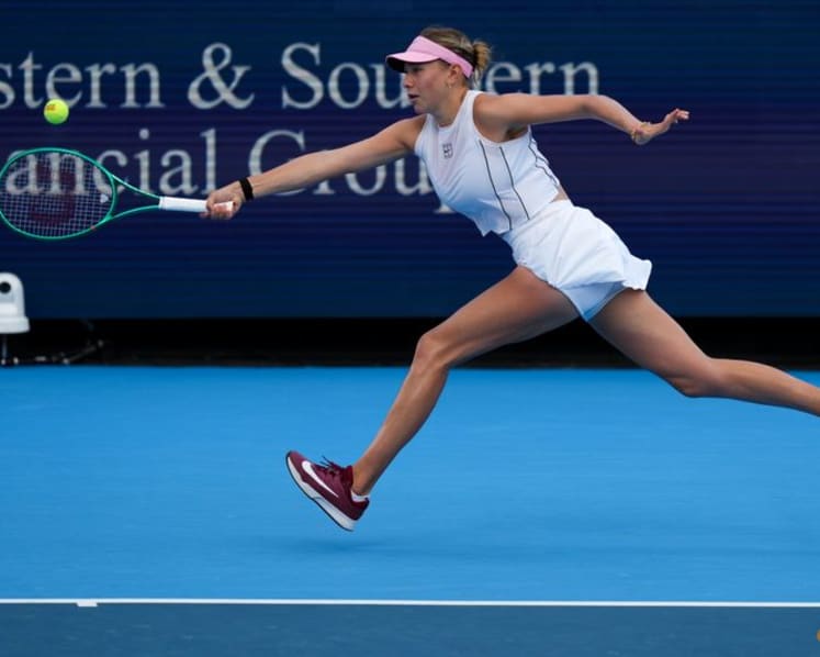 Pegula downs Anisimova to advance to Cincinnati Open semi-finals