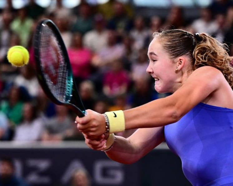 Andreeva fights back to beat Potapova in Linz Open final
