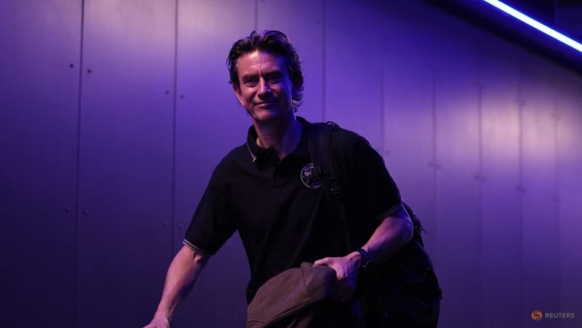 New Tottenham manager Frank calls for brave and aggressive approach