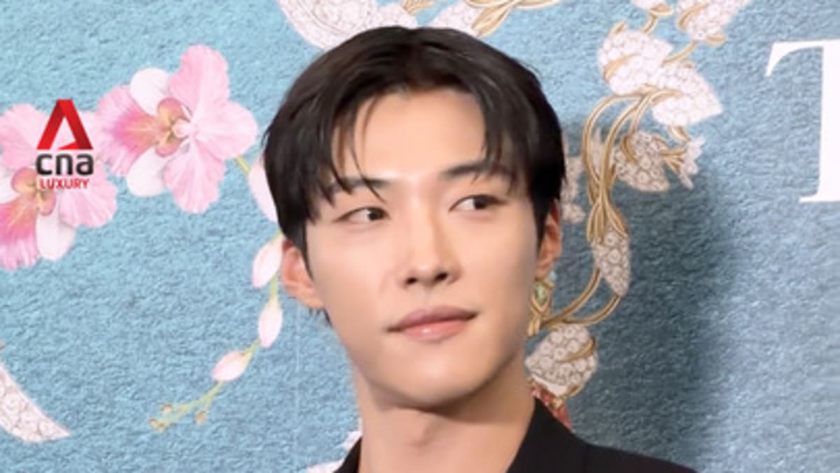 Celebs Woo Do-hwan, Win Metawin at Tiffany & Co’s Ion Orchard boutique reopeni...