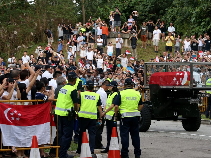 The gun carriage of late Lee Kuan Yew arrives at  Mandai Crematorium on March 29, 2015. Photo: Wee Teck Hian