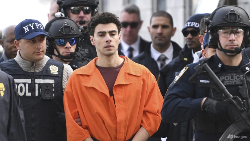 Suspect in UnitedHealth executive killing faces federal murder, stalking charges Suspect in UnitedHealth executive killing faces federal murder, stalking charges