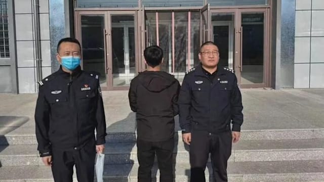 压力大想进拘留所“待几天” 中国男子自首无证驾驶　