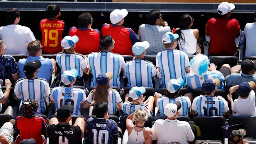 Spain battle past 10-man Argentina 1-0 in extra time to win World Cup