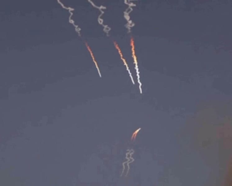 Iran targets US bases in the Gulf after Trump orders attacks near Hormuz 