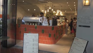 Penjualan F&B SG susut 1.6% pada Ogos; penjualan runcit naik 0.7%