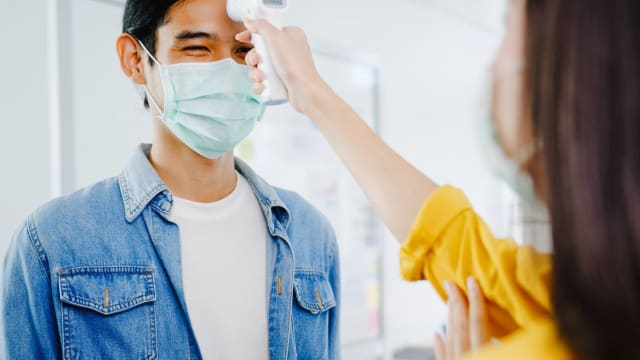 冠病疫情告急！2症状先快筛！！