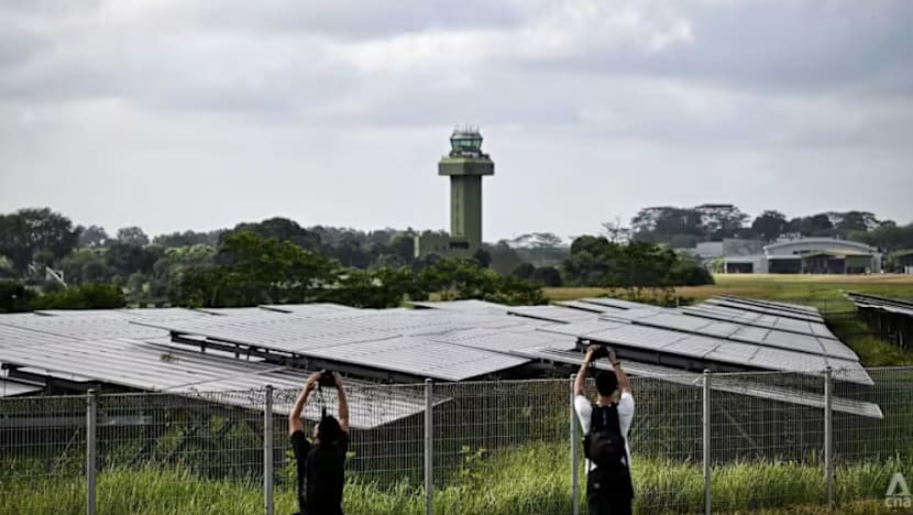 Ladang suria pertama dalam pangkalan tentera SG dilancarkan di Pangkalan Udara Sembawang