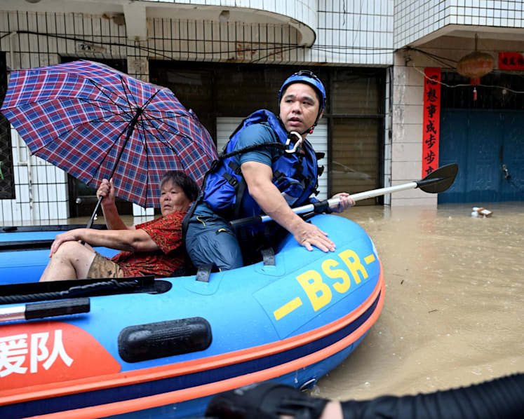 Typhoon Saudel brings torrential rain, flooding to China's coastal areas Typhoon Saudel brings torrential rain, flooding to China's coastal areas