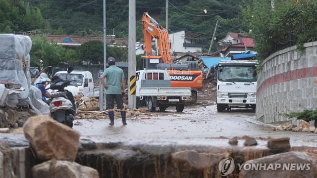 韩国连续五天强降雨 致18死9失踪