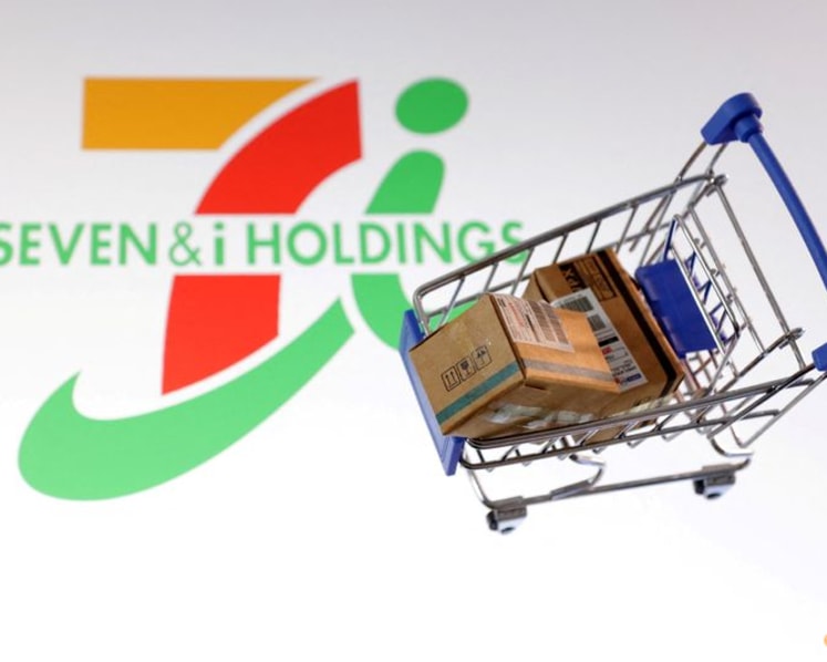 Seven & i logs hefty quarterly profit jump, lifts annual forecast on yen weakness