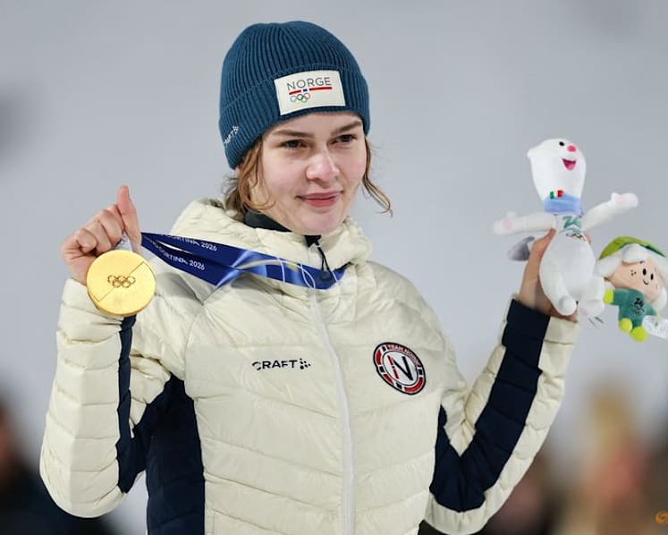 Ski Jumping-Norway's Stroem soars to gold ahead of Prevc in thriller
