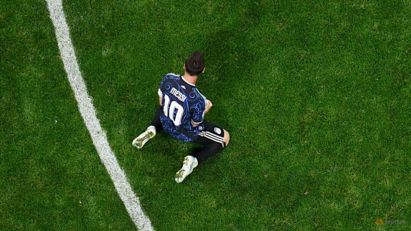 Extended Indian Summer brings Messi back to the summit again