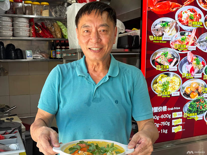 Former actor Huang Yiliang’s hawker stall still draws long lines despite public disputes