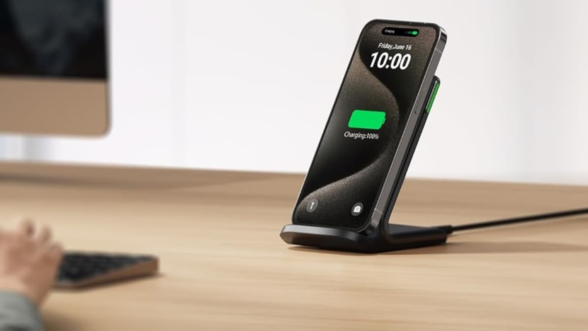 This Wireless Phone Charger Under $25 Has A Sleep-Friendly Adaptive Light That Will Upgrade Your Bedside Table Set-up