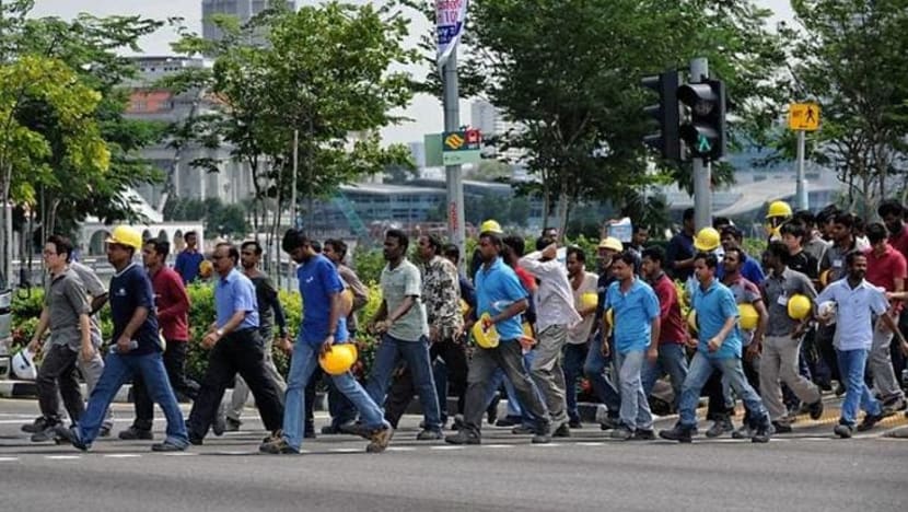 Majikan diwajibkan beli pelan jagaan asas untuk pekerja hijrahan mulai 1 Apr Majikan diwajibkan beli pelan jagaan asas untuk pekerja hijrahan mulai 1 Apr