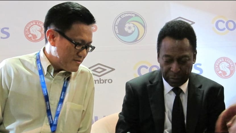 #trending: Singaporeans pay tribute to football’s ‘King’ Pele, recount meeting him in person