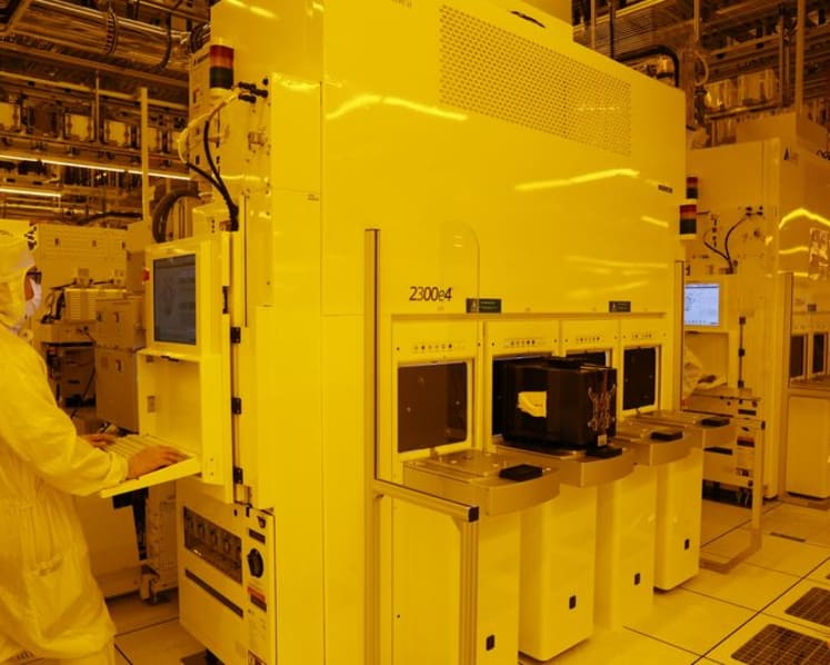 GlobalFoundries tops second quarter estimates on AI chip demand