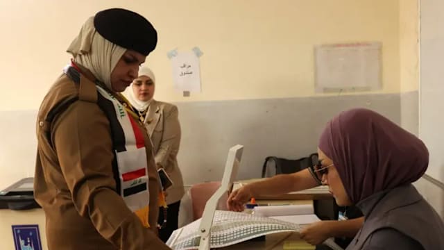 伊拉克两天后举行国会选举 安全部队与流离失所者提前投票