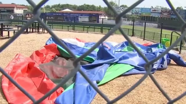 弹跳屋被狂风卷起 美国五岁男童坠落身亡