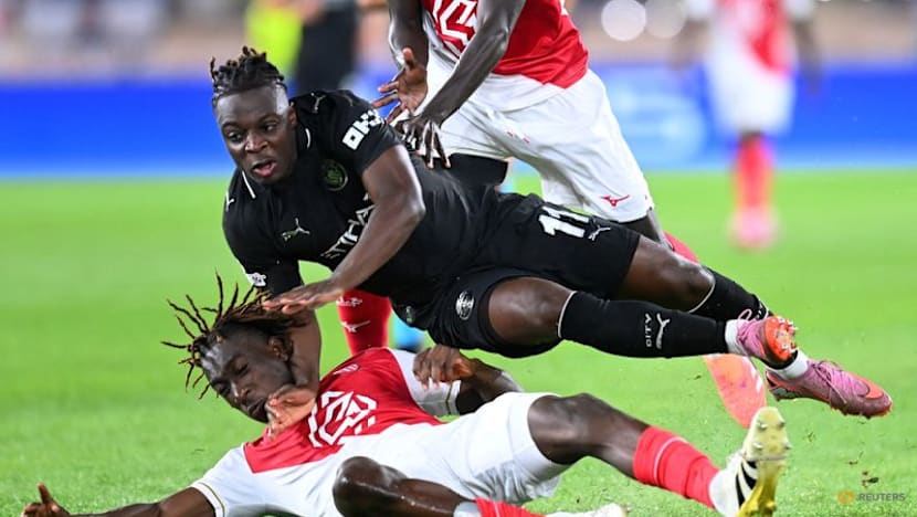 Late penalty gives Monaco 2-2 draw with Man City