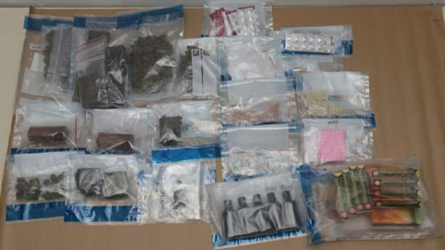 肃毒局逮捕三名涉贩毒本地男女 缴获约47万元毒品