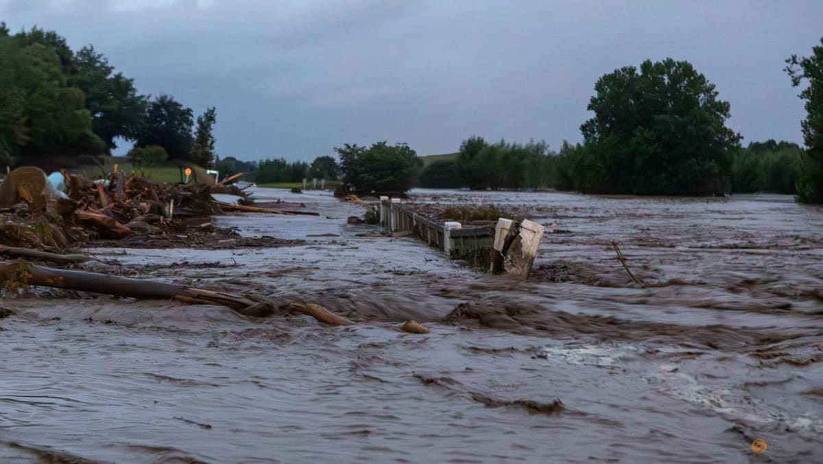 Wild storm in New Zealand disrupts flights, thousands without power