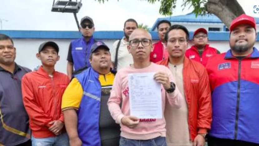 Pemuda Amanah buat laporan polis berhubung kenyataan Muhyiddin Yassin sentuh kaum, agama dan institusi diraja Pemuda Amanah buat laporan polis berhubung kenyataan Muhyiddin Yassin sentuh kaum, agama dan institusi diraja