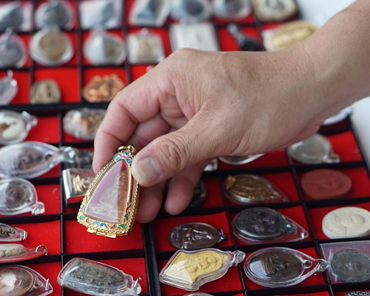 Woman failed to resell amulets she bought for S$64,000, sued seller but lost