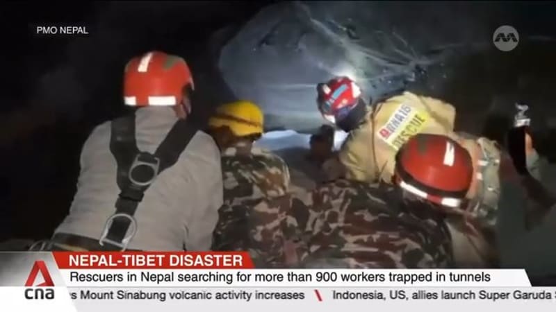 Number of missing in Nepal flood rises sharply to more than 4,200, death toll surpasses 900