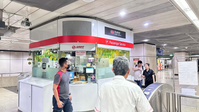 南北线轨道故障 大巴窑至碧山往裕廊东方向列车延误