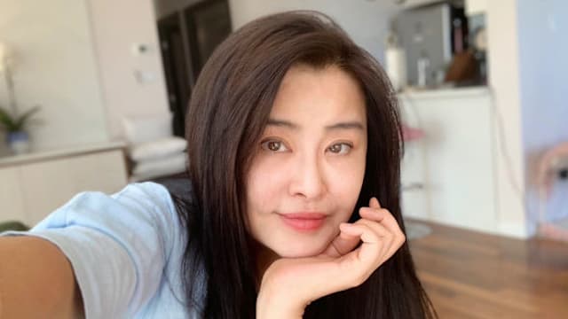 王祖贤公开多年“母女心结”，认进演艺圈是母亲的愿望